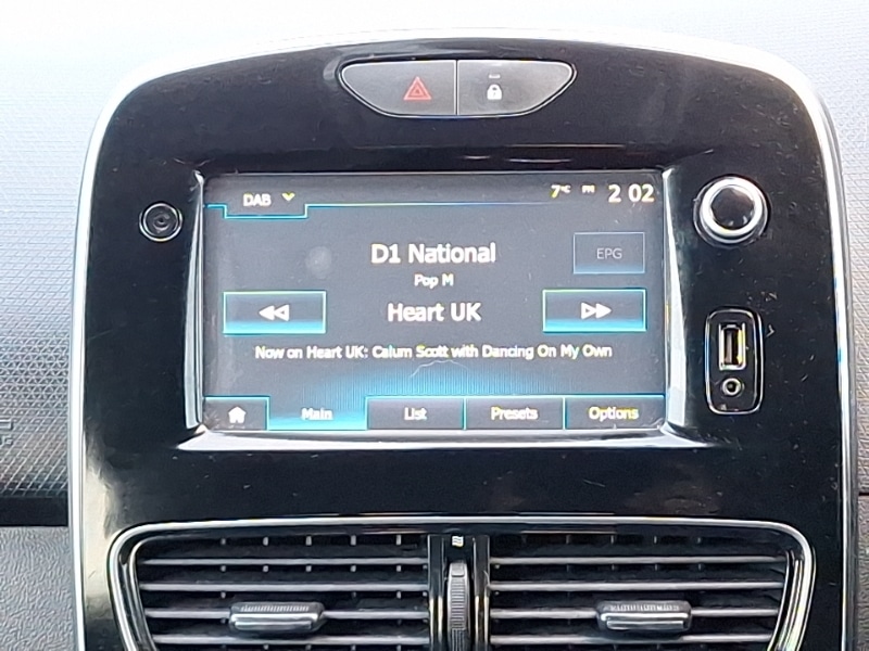 Used Renault Clio 2018 for sale - 76795454: Photo 10