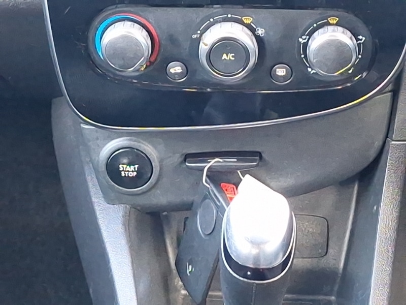 Used Renault Clio 2018 for sale - 76795454: Photo 11