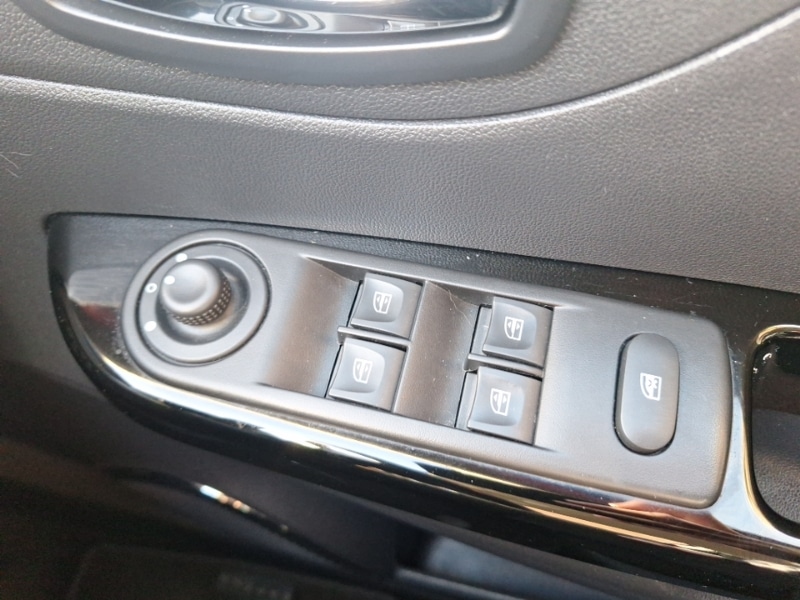 Used Renault Captur 2017 for sale - 77004811: Photo 13