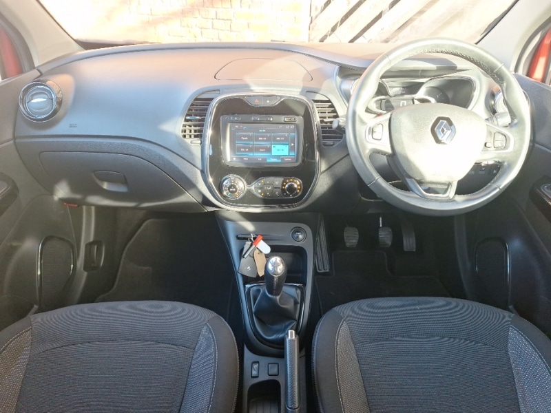 Used Renault Captur 2017 for sale - 77004811: Photo 2