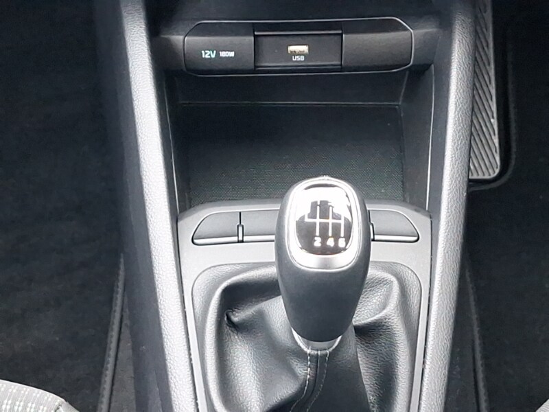 Used Kia Stonic 2023 for sale - 77548932: Photo 11