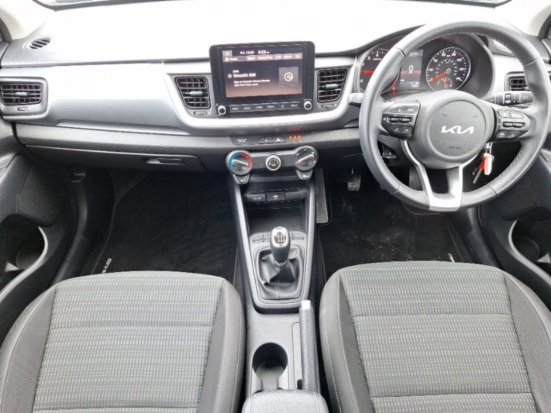 Used Kia Stonic 2023 for sale - 77548932: Photo 2