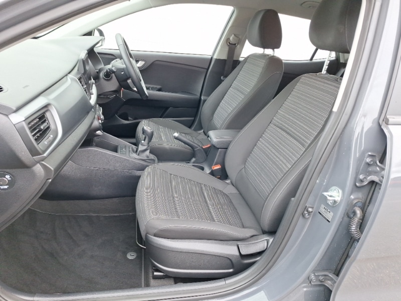 Used Kia Stonic 2023 for sale - 77548932: Photo 5