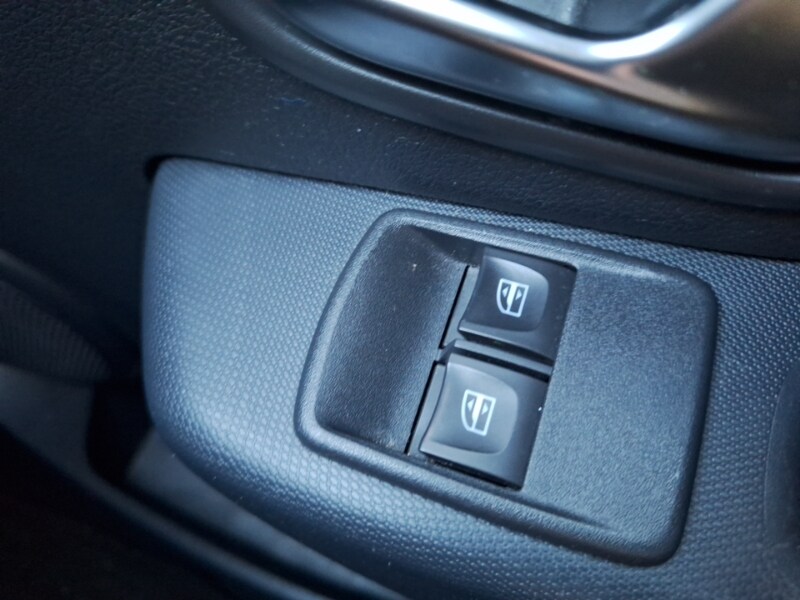 Used Dacia Sandero Stepway 2017 for sale - 76721688: Photo 13