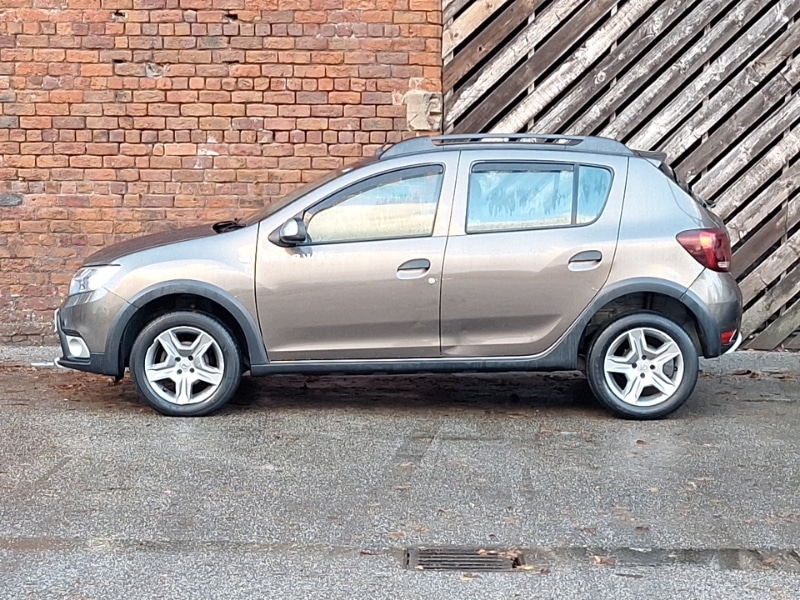 Used Dacia Sandero Stepway 2017 for sale - 76721688: Photo 4