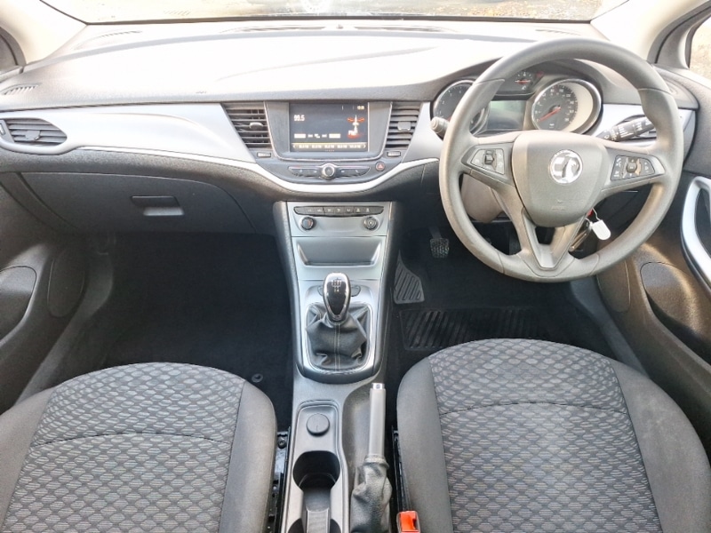 Used Vauxhall Astra 2018 for sale - 77062602: Photo 2