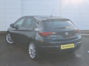 Used Vauxhall Astra 2018 for sale - 77062602: Photo