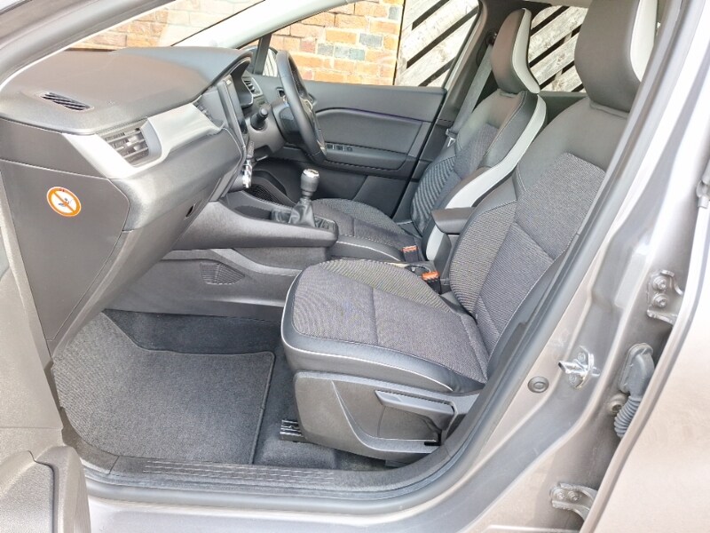 Used Renault Captur 2022 for sale - 76365306: Photo 5