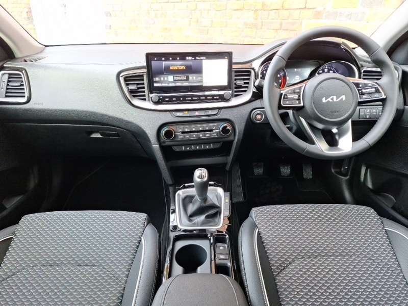 Used Kia XCeed 2025 for sale - 76358842: Photo 2