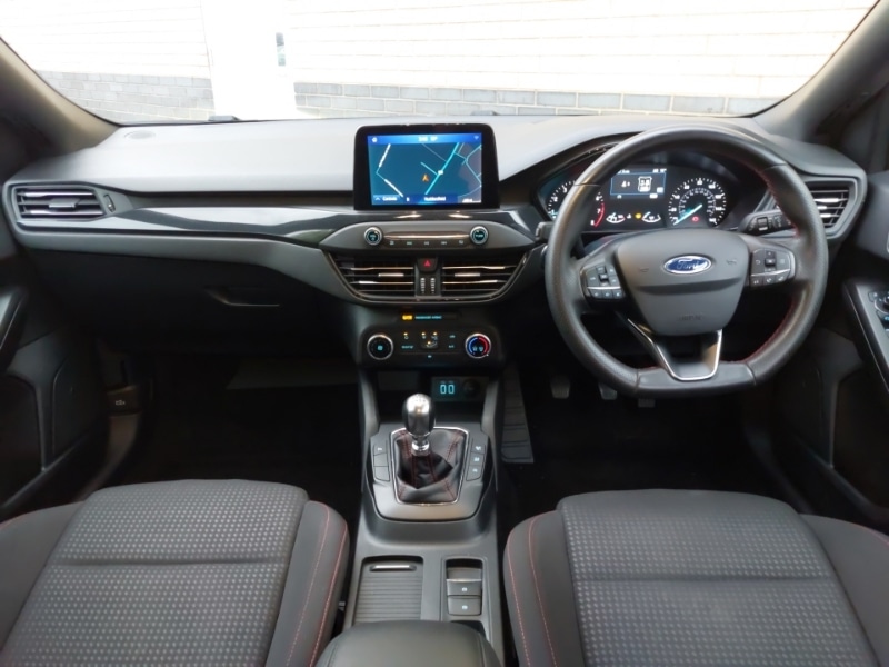 Used Ford Focus 2021 for sale - 76523936: Photo 2