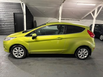Used Ford Fiesta 2010 for sale - 76035712: Photo
