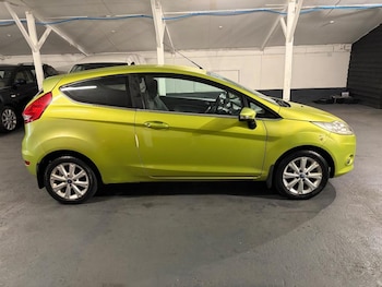 Used Ford Fiesta 2010 for sale - 76035712: Photo