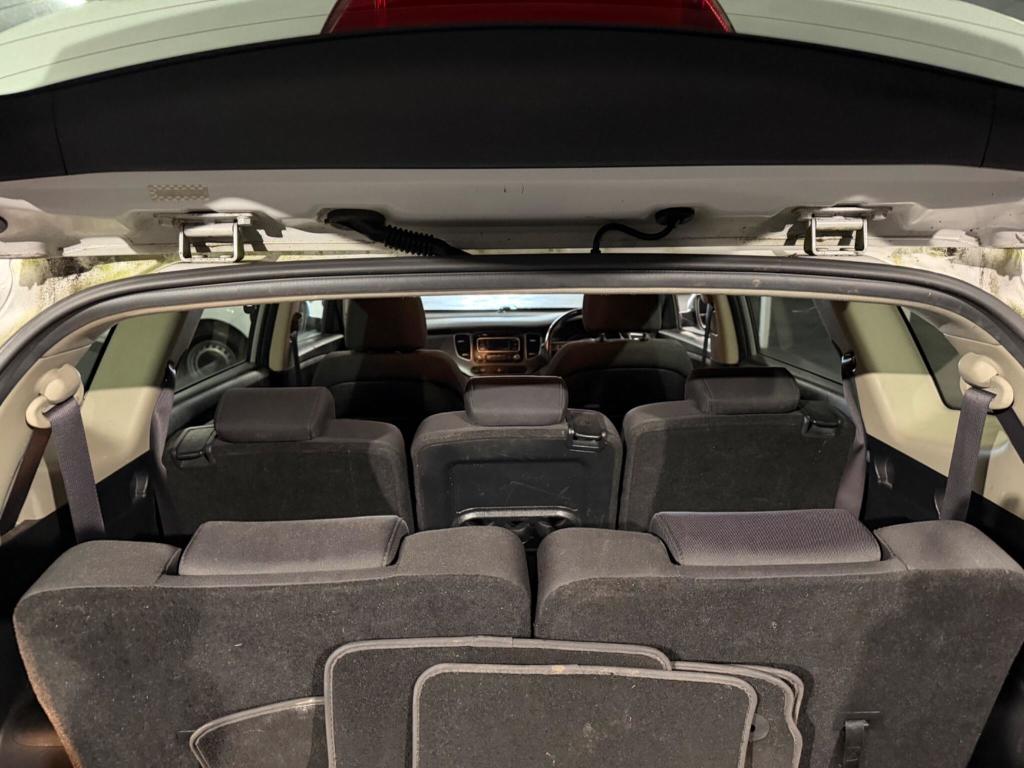 Used Kia Carens 2015 for sale - 78110120: Photo 9