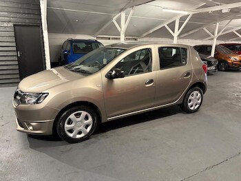 Used Dacia Sandero 2014 for sale - 76504765: Photo