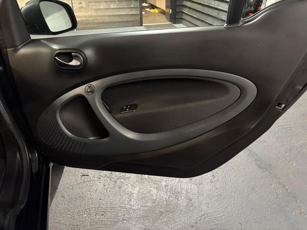 Used smart fortwo 2018 for sale - 76777133: Photo 15