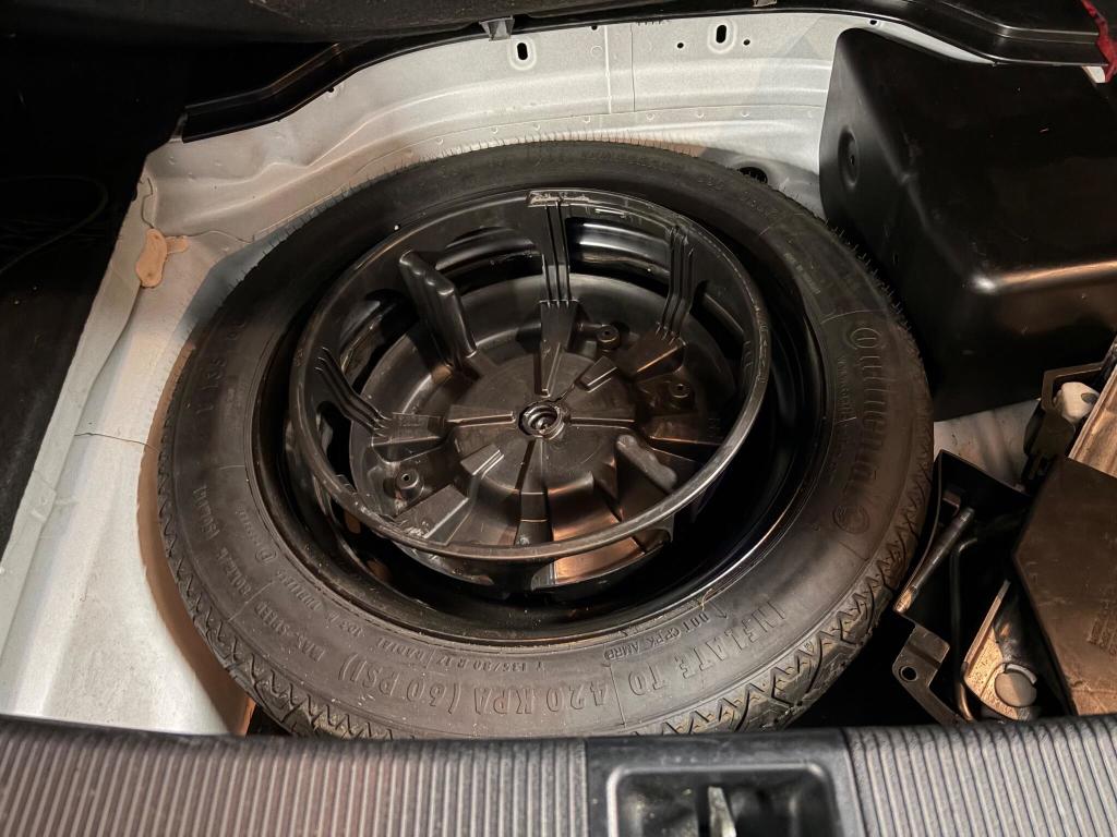 Used Mercedes-Benz E Class 2012 for sale - 77033167: Photo 30