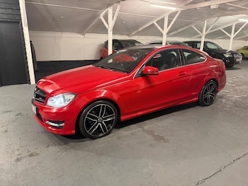 Used Mercedes-Benz C Class 2015 for sale - 77220637: Photo