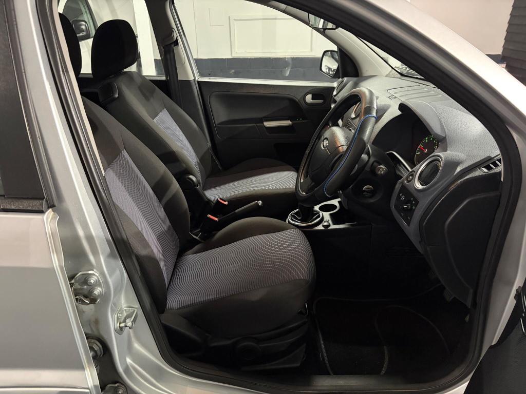 Used Ford Fusion 2010 for sale - 76317048: Photo 12