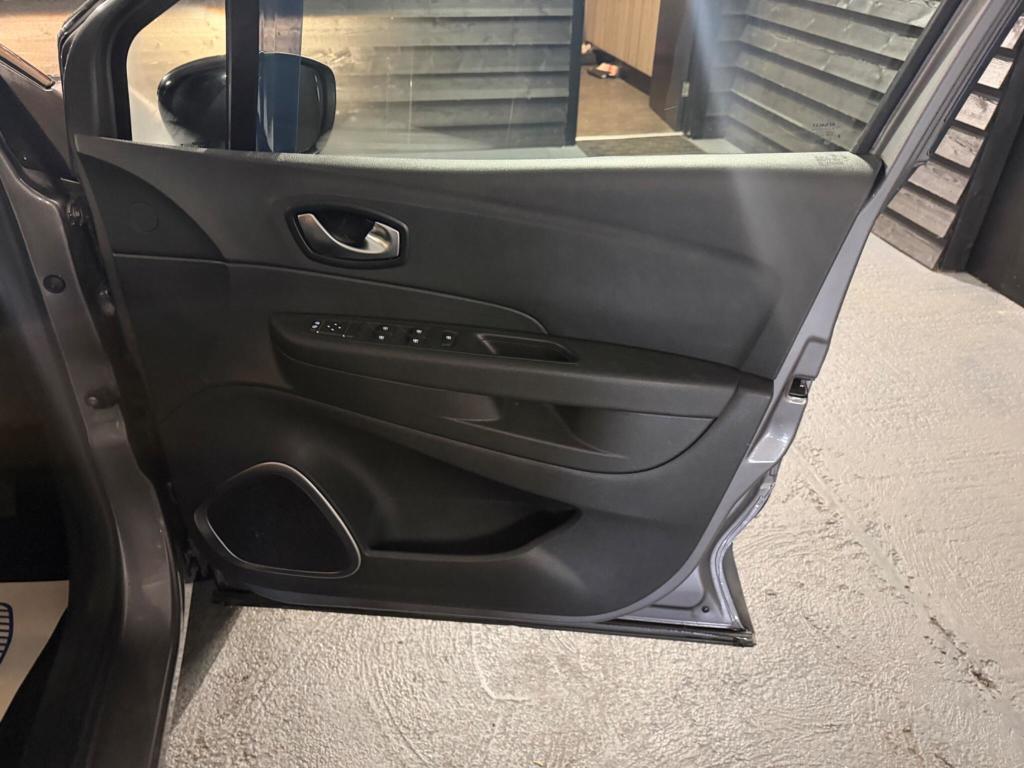 Used Renault Captur 2017 for sale - 77148307: Photo 15