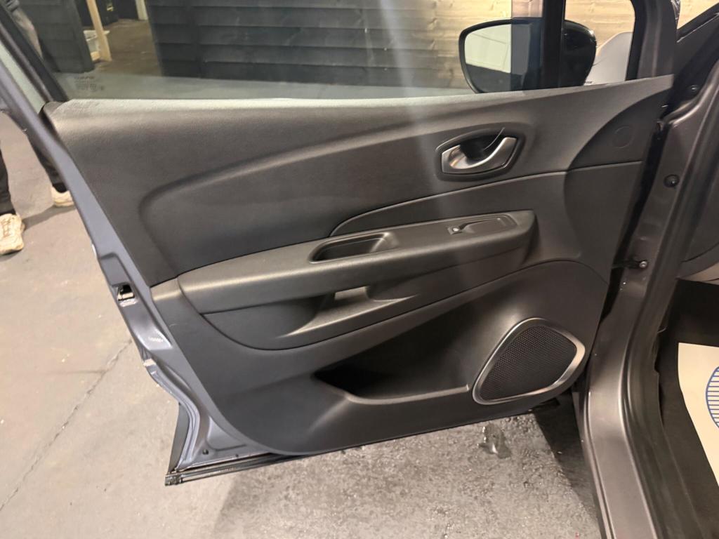 Used Renault Captur 2017 for sale - 77148307: Photo 20