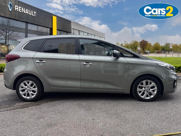 Used Kia Carens 2017 for sale - 76344025: Photo 2