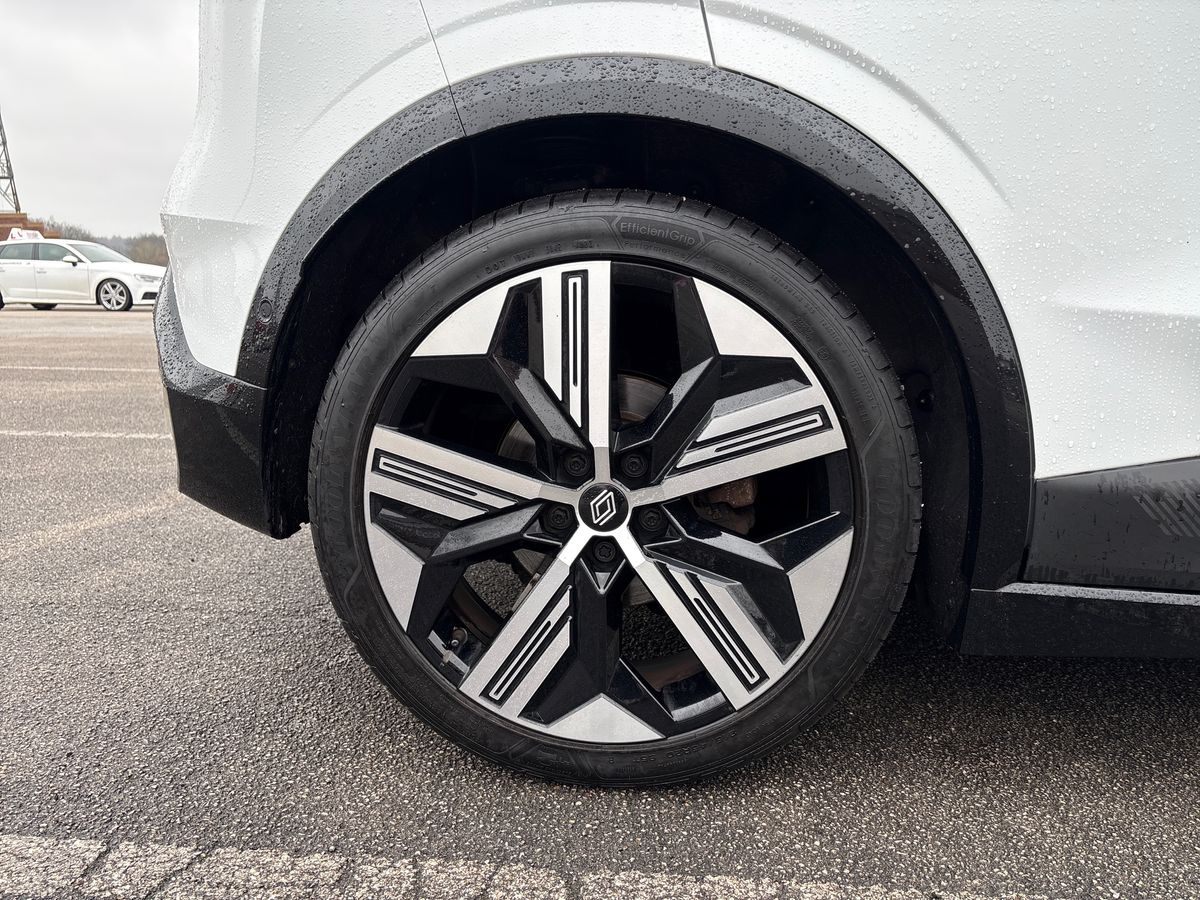 Used Renault Megane E Tech 2024 for sale - 77261515: Photo 9