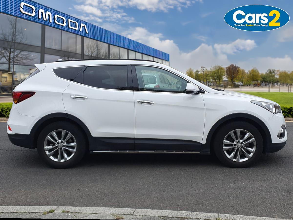 Used Hyundai Santa Fe 2018 for sale - 76948301: Photo 2