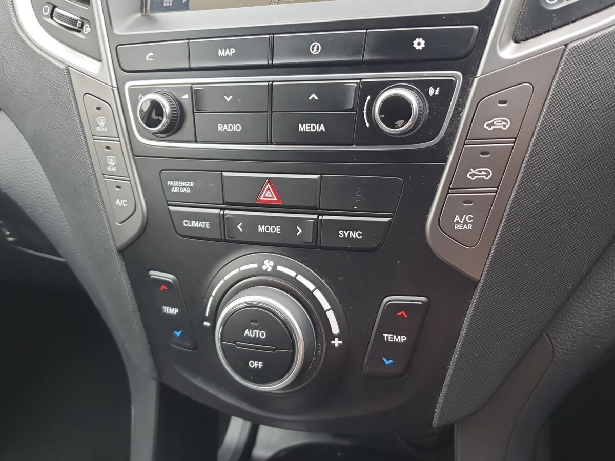 Used Hyundai Santa Fe 2018 for sale - 76948301: Photo 24