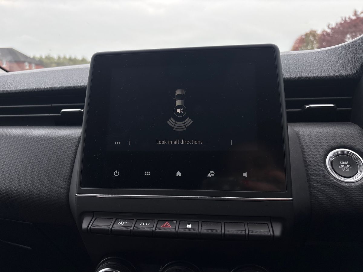 Used Renault Clio 2020 for sale - 76312121: Photo 19