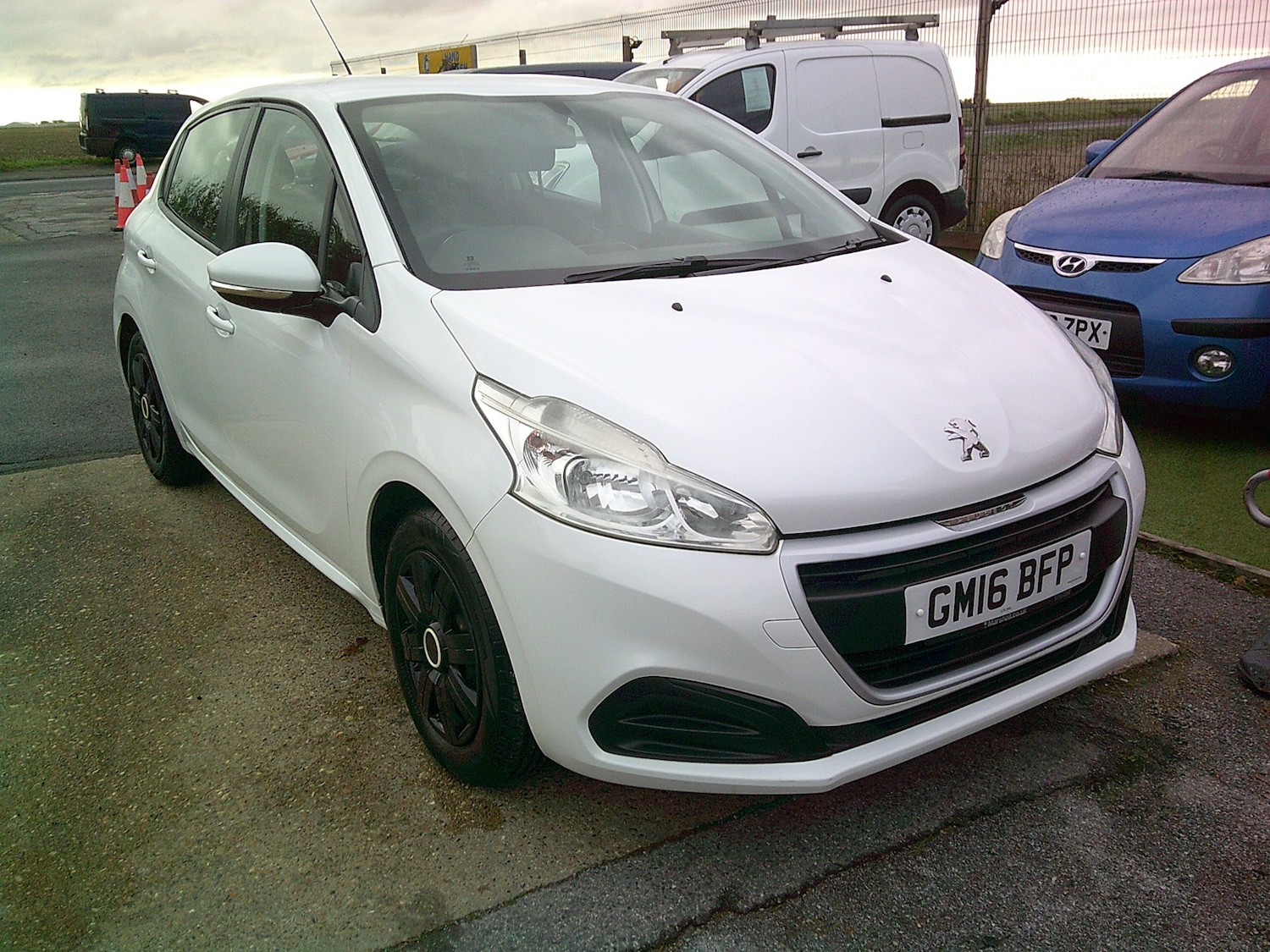 Used Peugeot 208 2016 for sale - 76320596: Photo 3