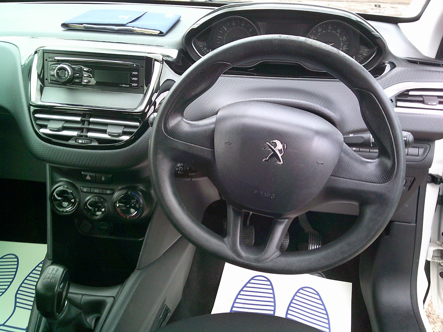 Used Peugeot 208 2016 for sale - 76320596: Photo 9