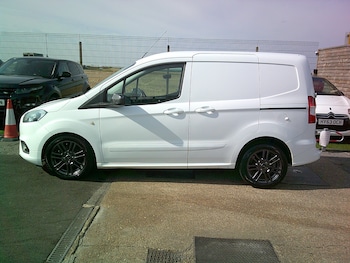 Used Ford Transit Courier 2018 for sale - 75485222: Photo
