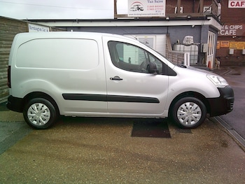 Used Peugeot Partner 2018 for sale - 76531818: Photo