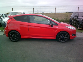 Used Ford Fiesta 2017 for sale - 75330474: Photo