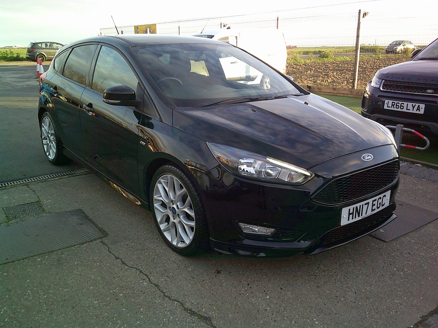Used Ford Focus 2017 for sale - 77819064: Photo 3