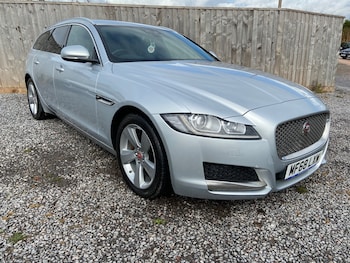 Used Jaguar XF 2018 for sale - 79563606: Photo