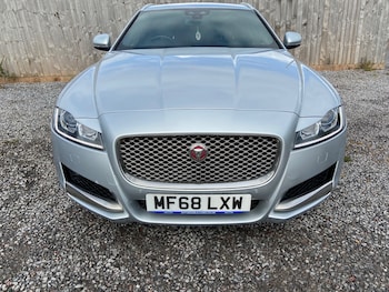 Used Jaguar XF 2018 for sale - 79563606: Photo