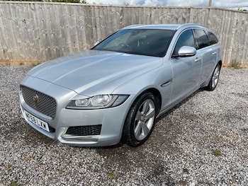 Used Jaguar XF 2018 for sale - 79563606: Photo