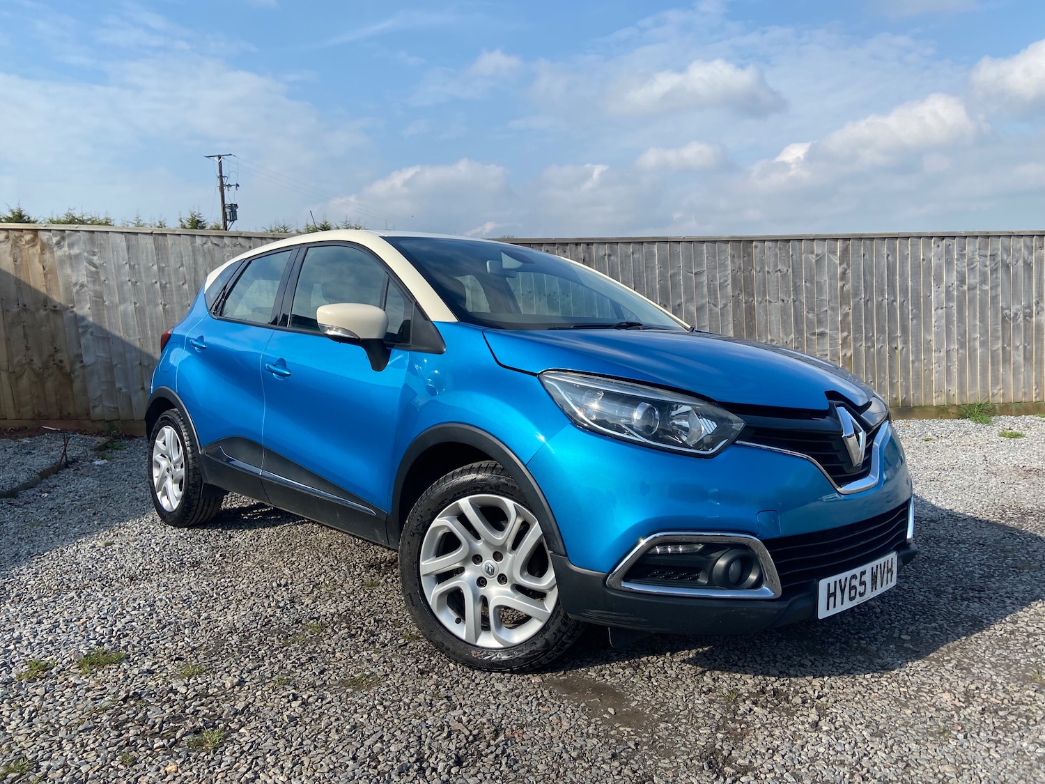 Used Renault Captur 2015 for sale - 77679779: Photo 2