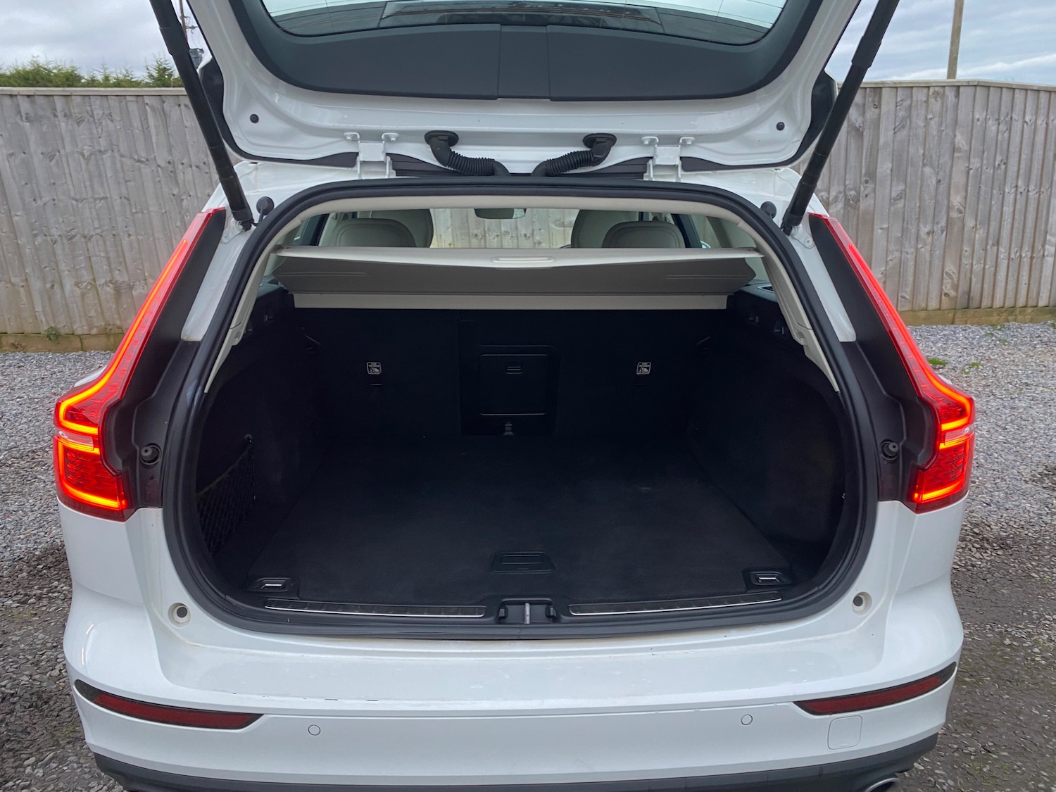 Used Volvo V60 2020 for sale - 77382127: Photo 10