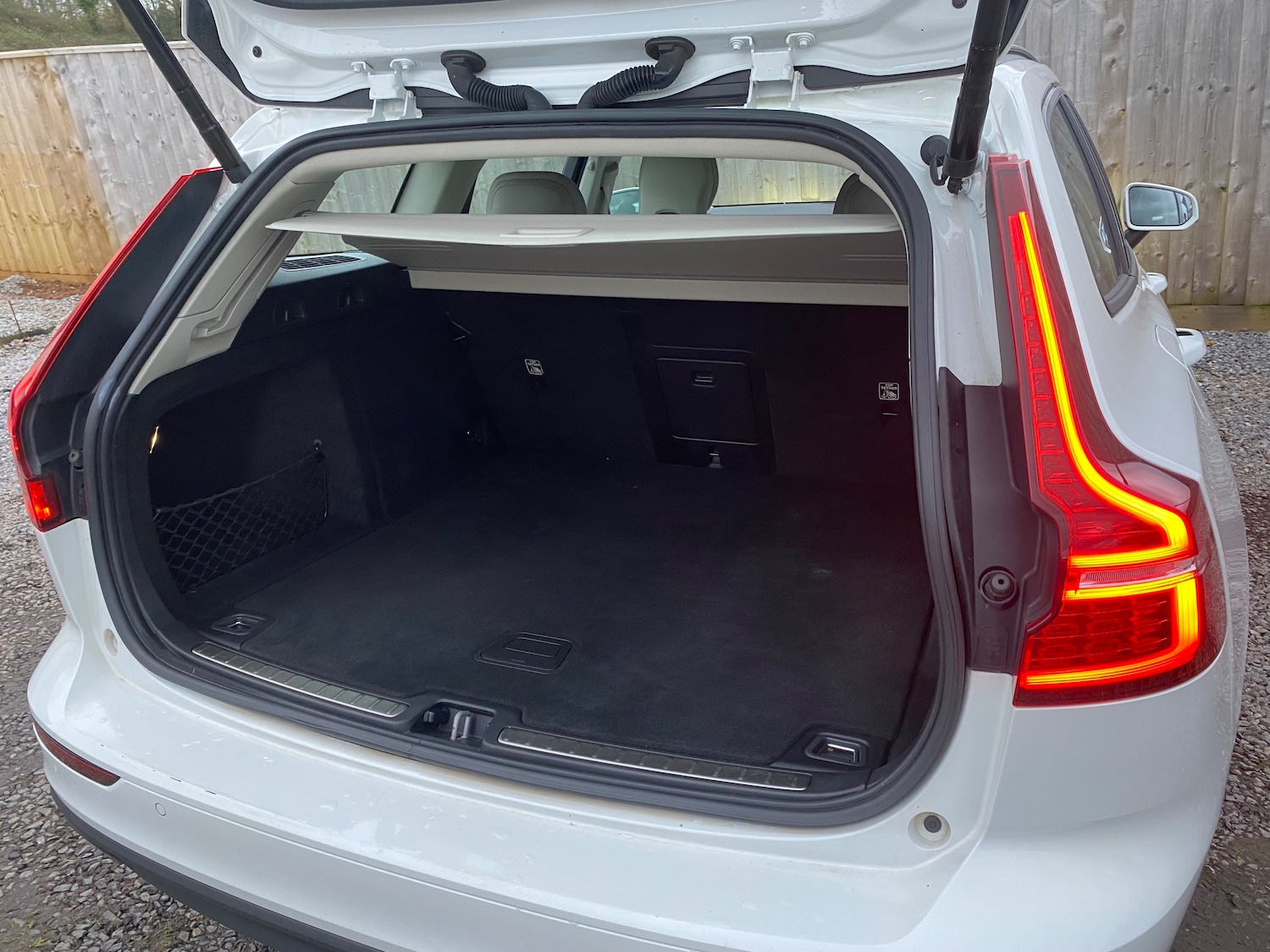 Used Volvo V60 2020 for sale - 77382127: Photo 11