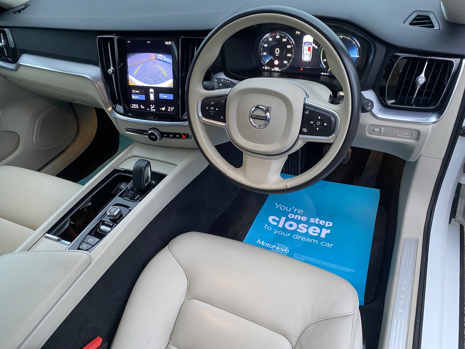 Used Volvo V60 2020 for sale - 77382127: Photo 12