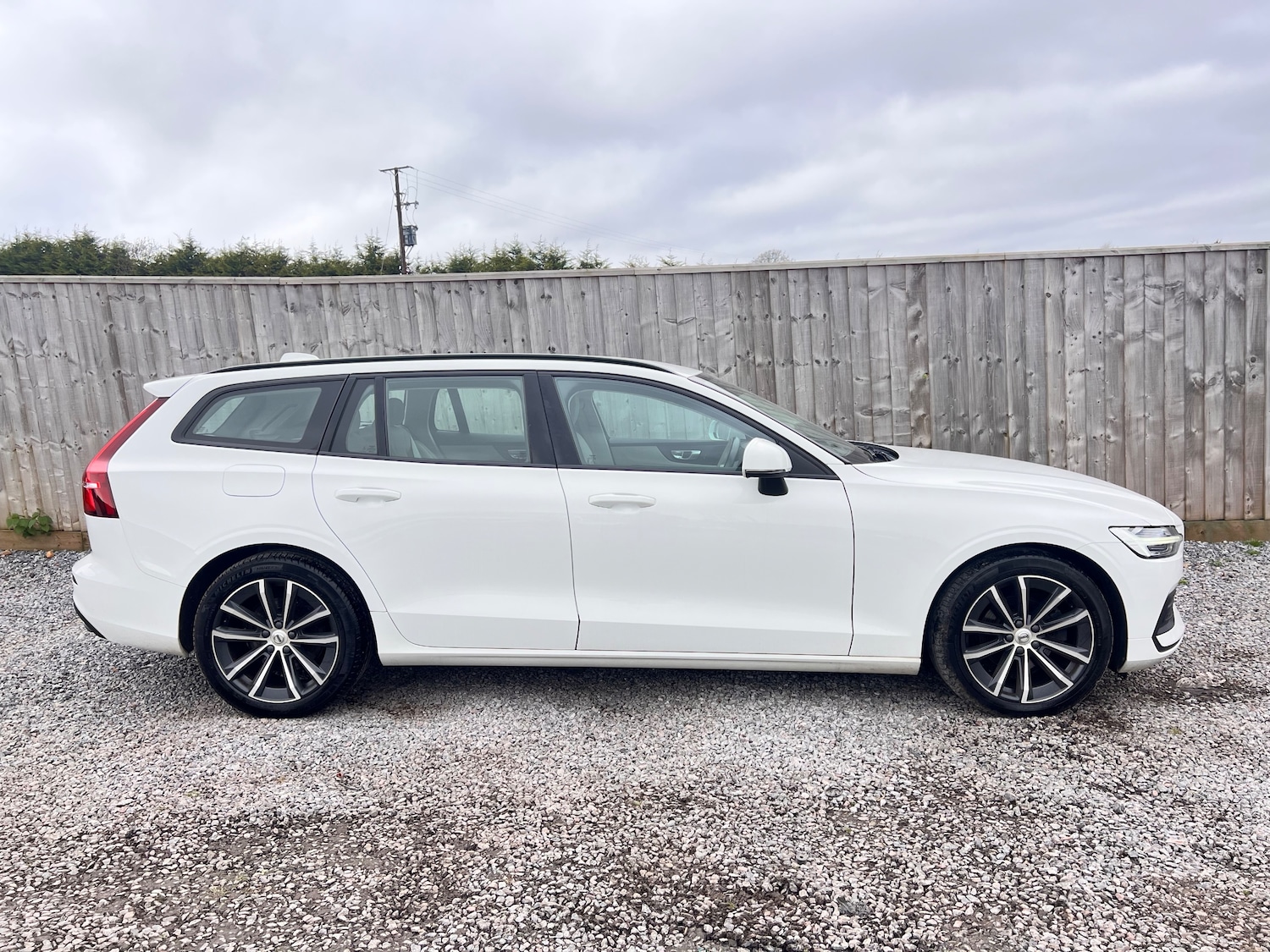Used Volvo V60 2020 for sale - 77382127: Photo 4