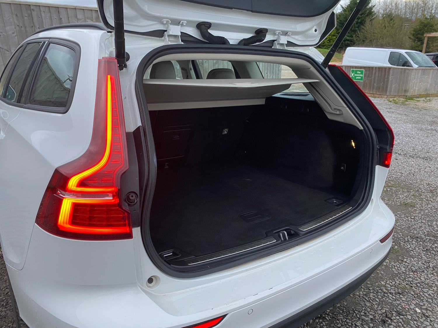 Used Volvo V60 2020 for sale - 77382127: Photo 9