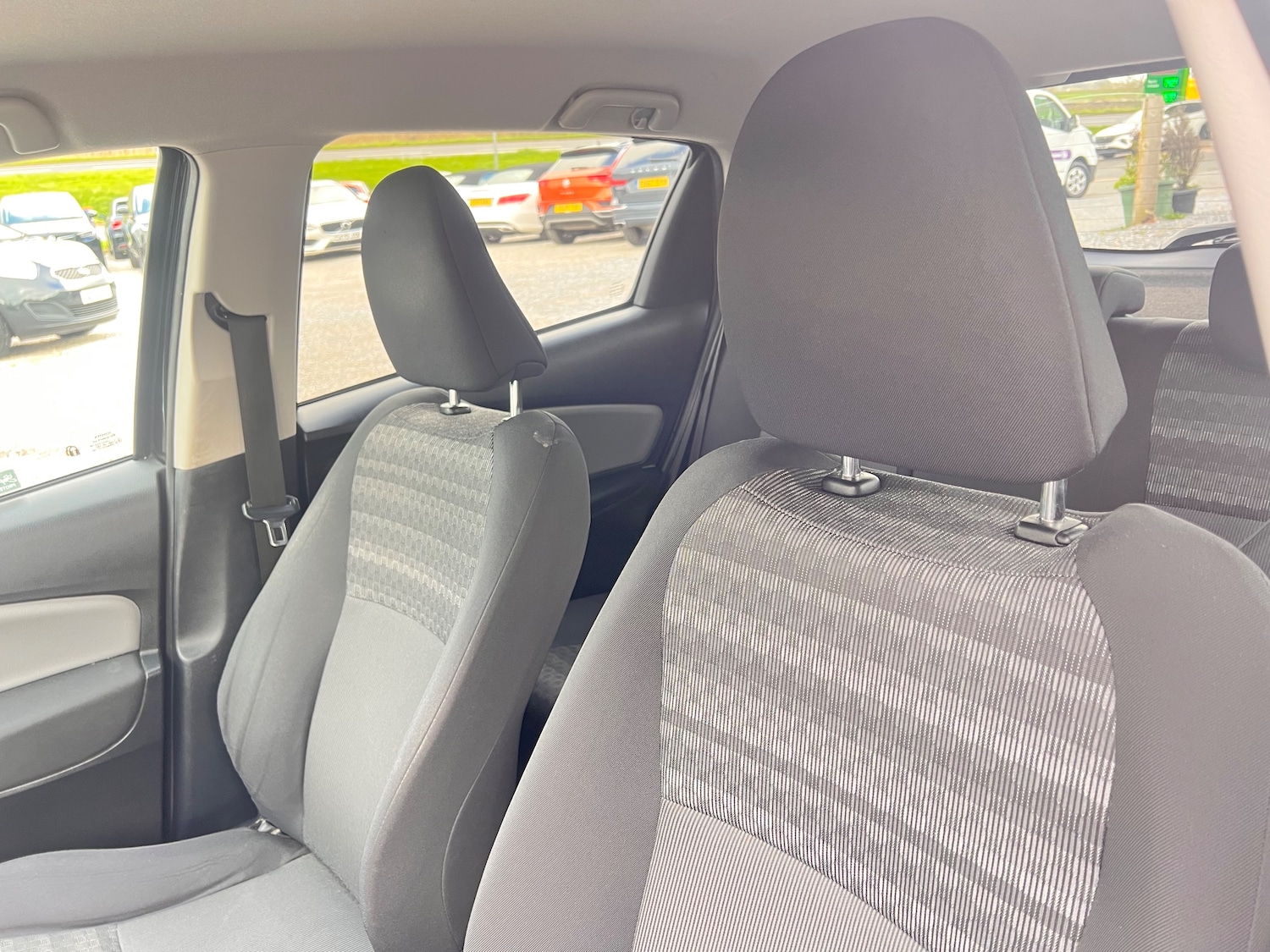 Used Toyota Yaris 2016 for sale - 77904335: Photo 24