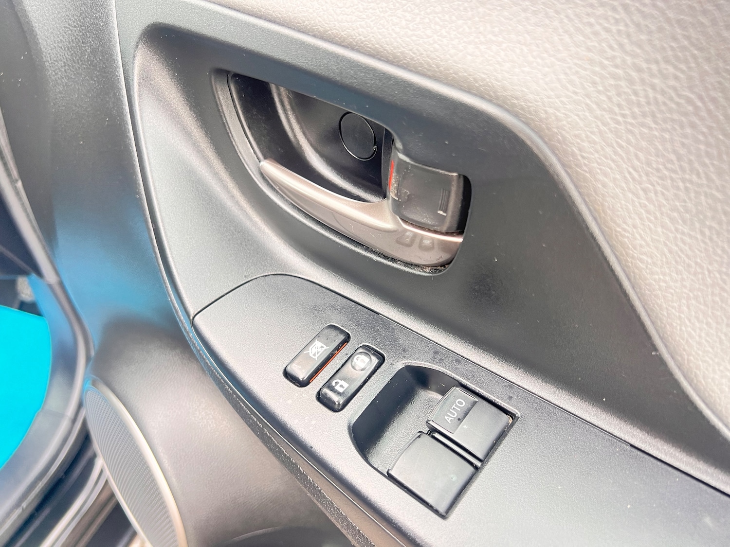 Used Toyota Yaris 2016 for sale - 77904335: Photo 32