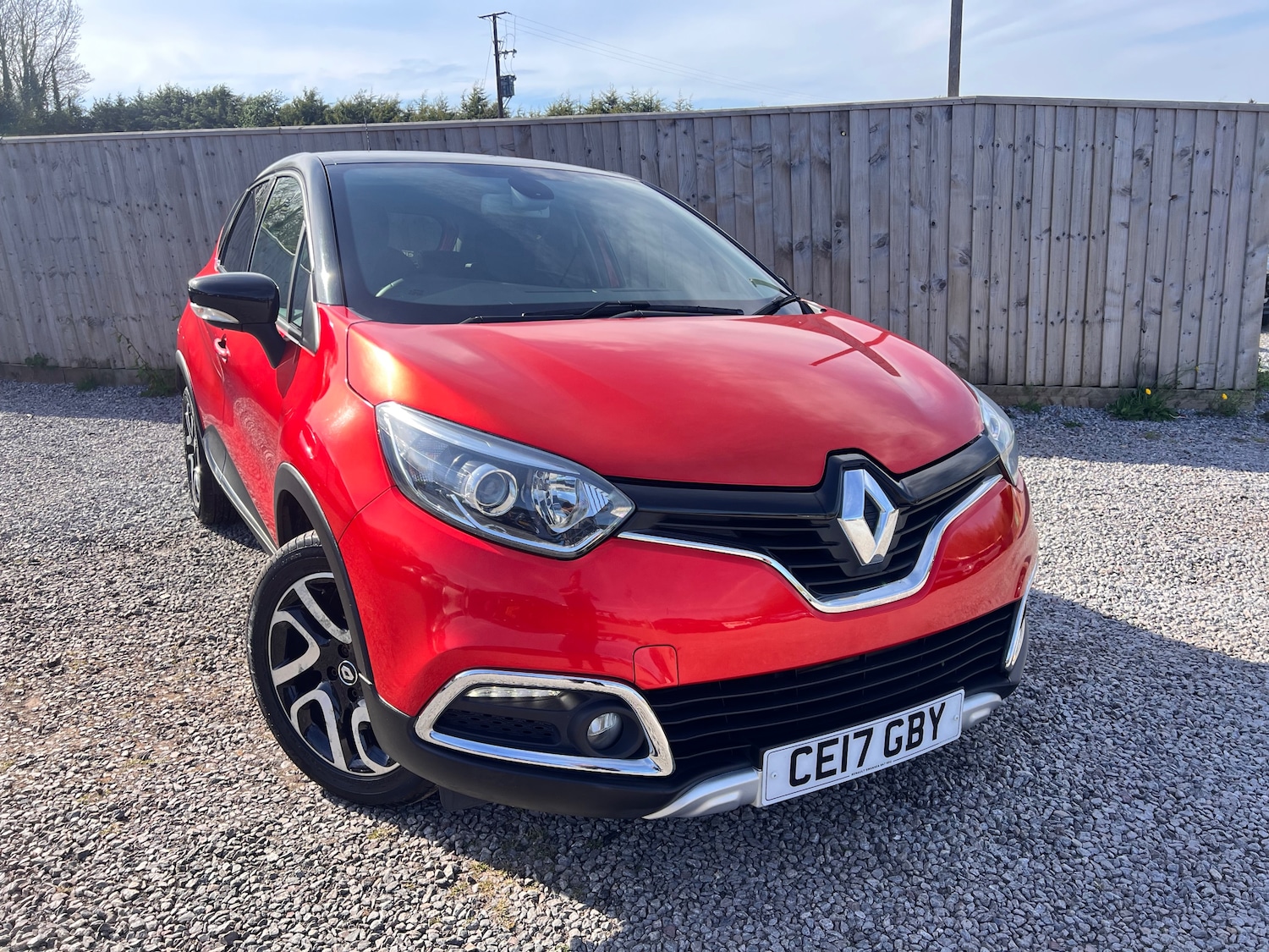 Used Renault Captur 2017 for sale - 78154846: Photo 2