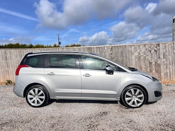 Used Peugeot 5008 2017 for sale - 78268100: Photo