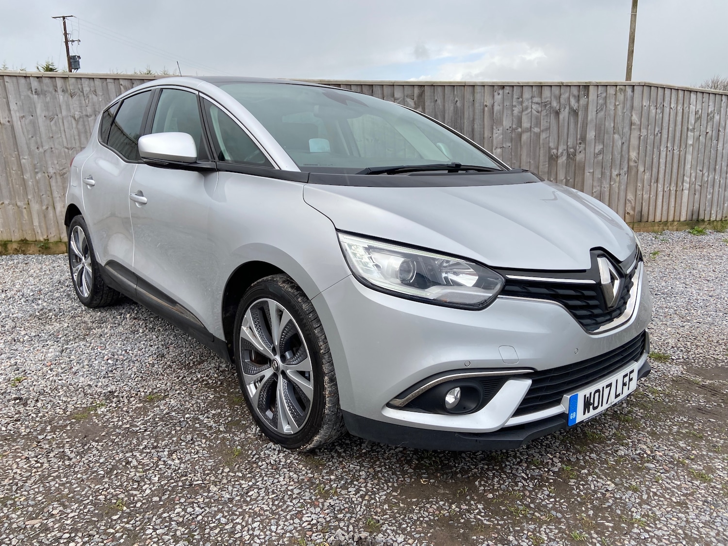 Used Renault Scenic 2017 for sale - 77533736: Photo 2