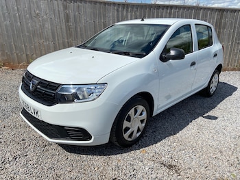 Used Dacia Sandero 2018 for sale - 79575105: Photo